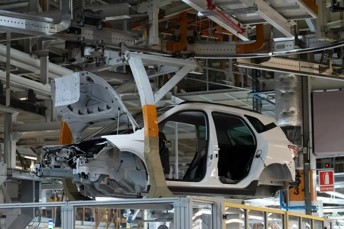 La producción industrial en España se intensificó en abril debido al aumento de reservas por la